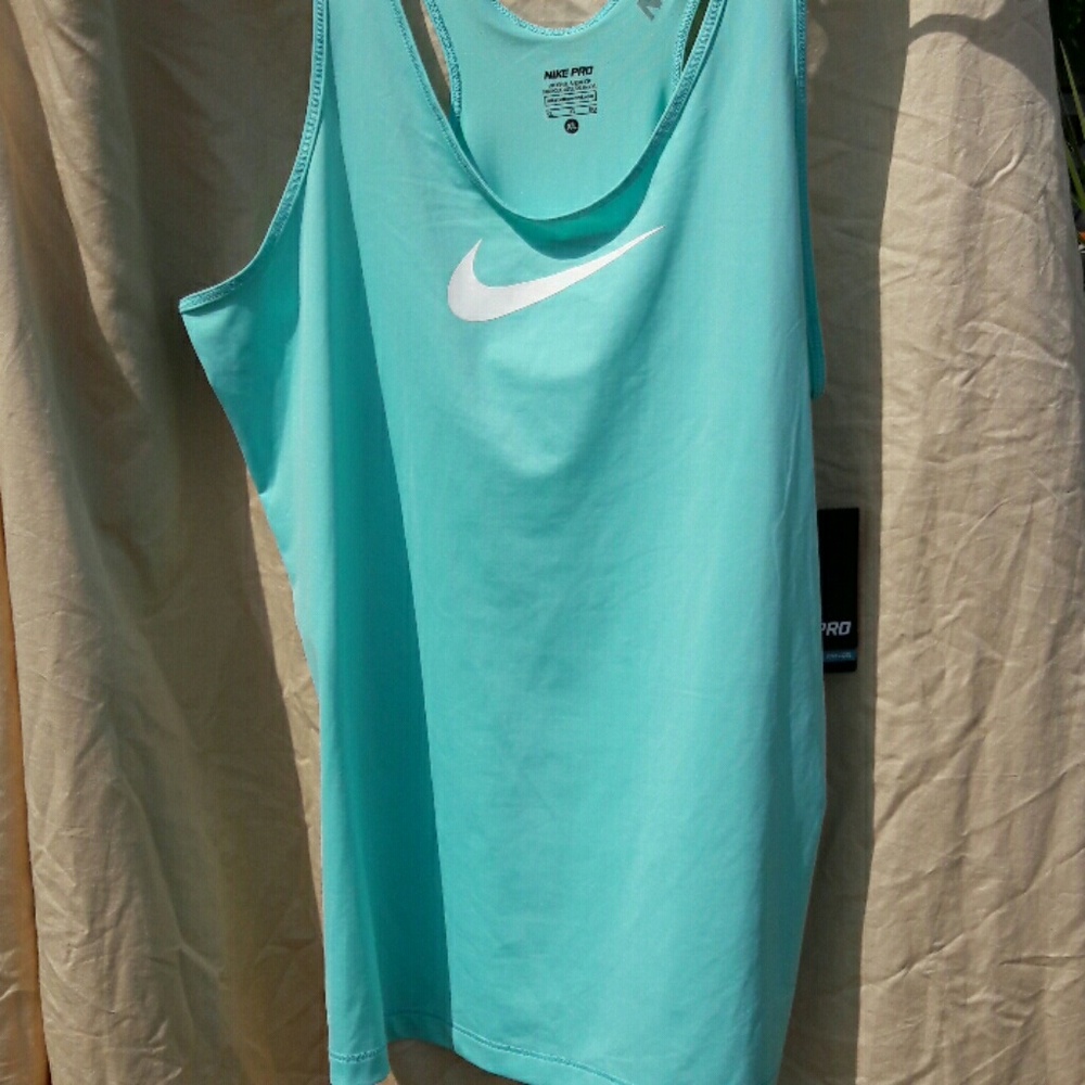 Nike pro workout shirt