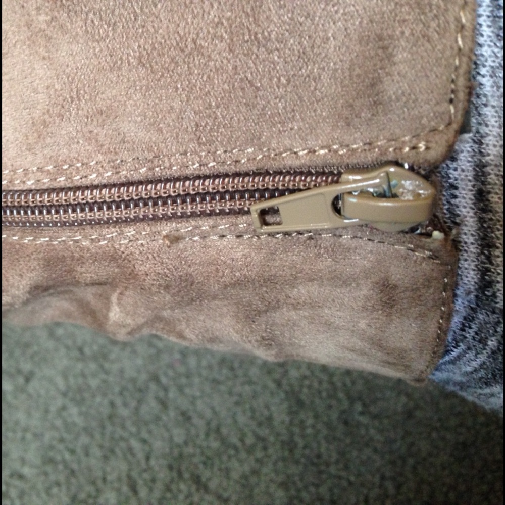 Thigh high lace up suede boots - Picture 4 of 4