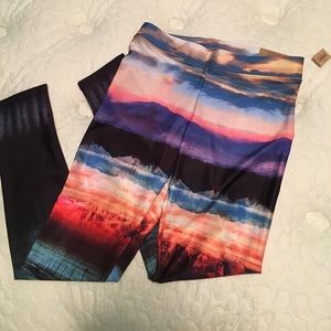 NWT American Eagle Hi-Rise Leggings size small