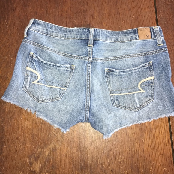 Ladies American Eagle Jean shorts sz 4 very GUC - Picture 2 of 4