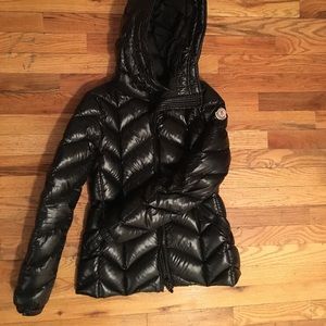 Authentic Women's Moncler short black puffer