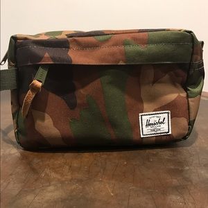 Herschel Camo Dopp / Travel Kit