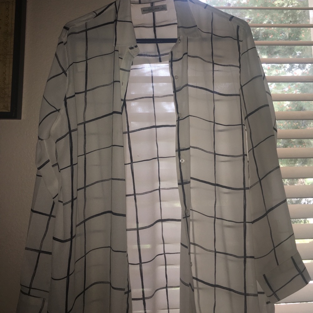 Oversized Blouse - Picture 2 of 3