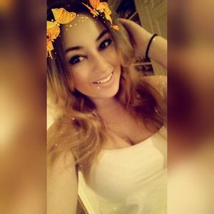 Meet your Posher, Monique