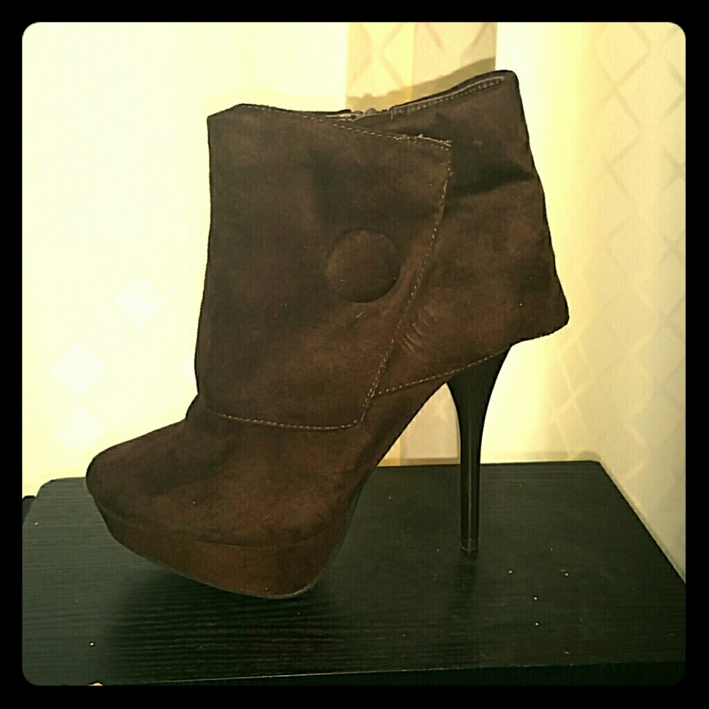 Chocolate Booties