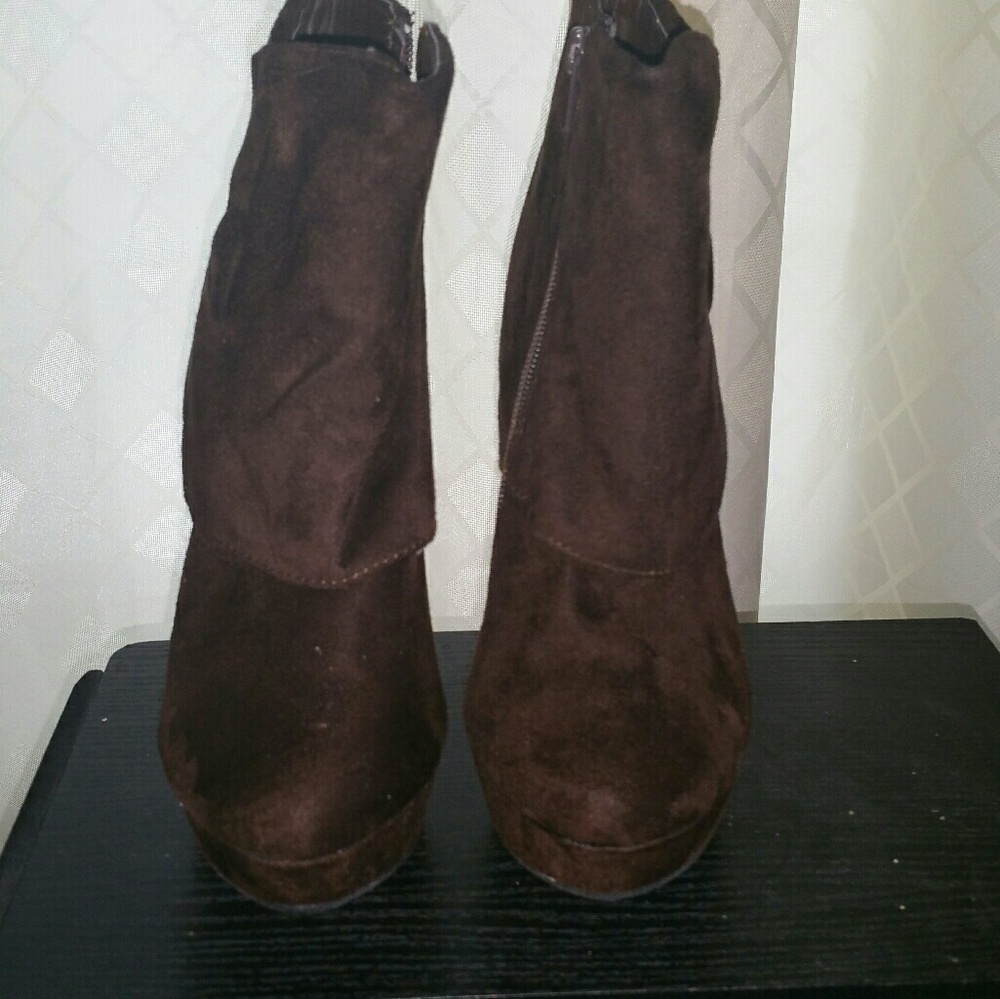 Chocolate Booties - Picture 3 of 4