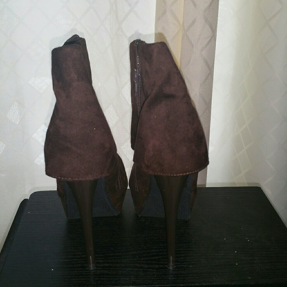 Chocolate Booties - Picture 4 of 4