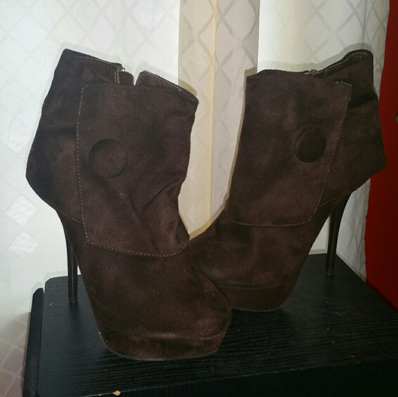 Chocolate Booties - Picture 2 of 4