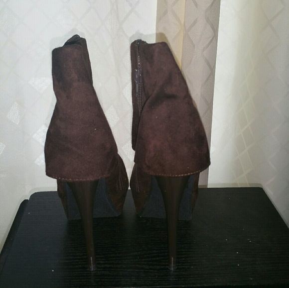 Chocolate Booties - Picture 4 of 4