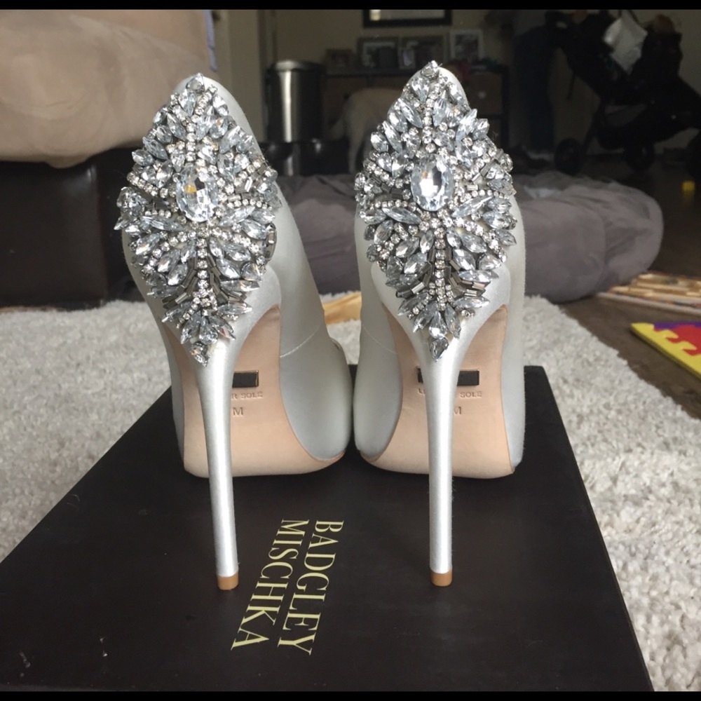 Badgley Mischka Kiara size 7.