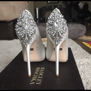 Badgley Mischka Kiara size 7.