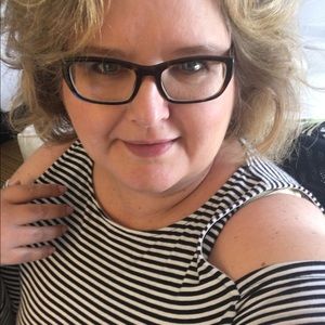 Meet your Posher, Deborah