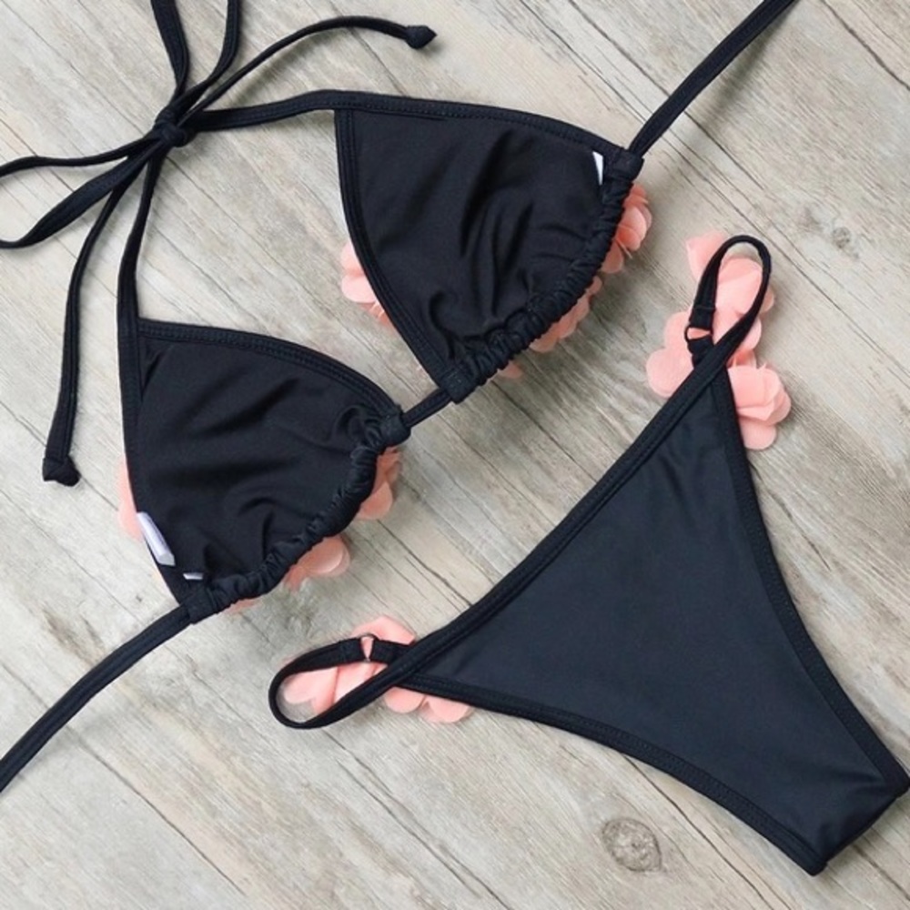 ✨Pink & Black Flower Petal String Bikini✨ - Picture 2 of 6