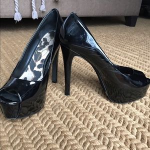 Black Peep Toe Jessica Simpson Pumps