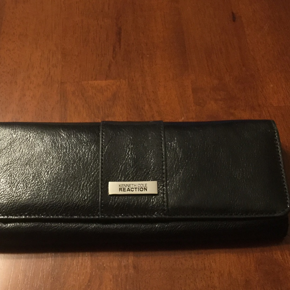 Kenneth Cole Reaction Wristlet