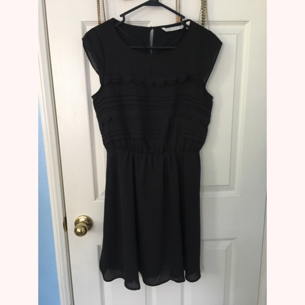 LC Black Scallop Trim Dress