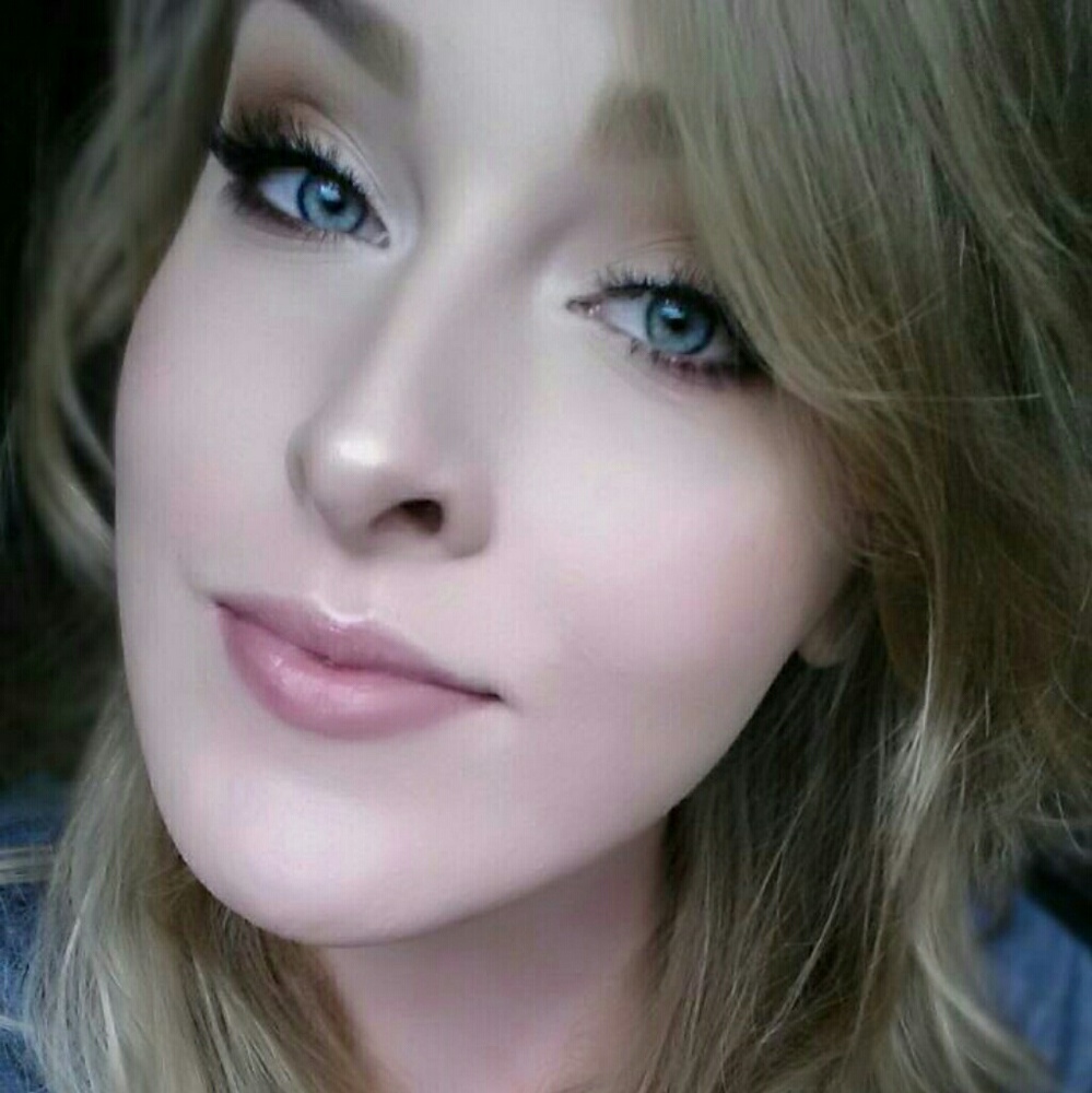 Meet your Posher, Carissa