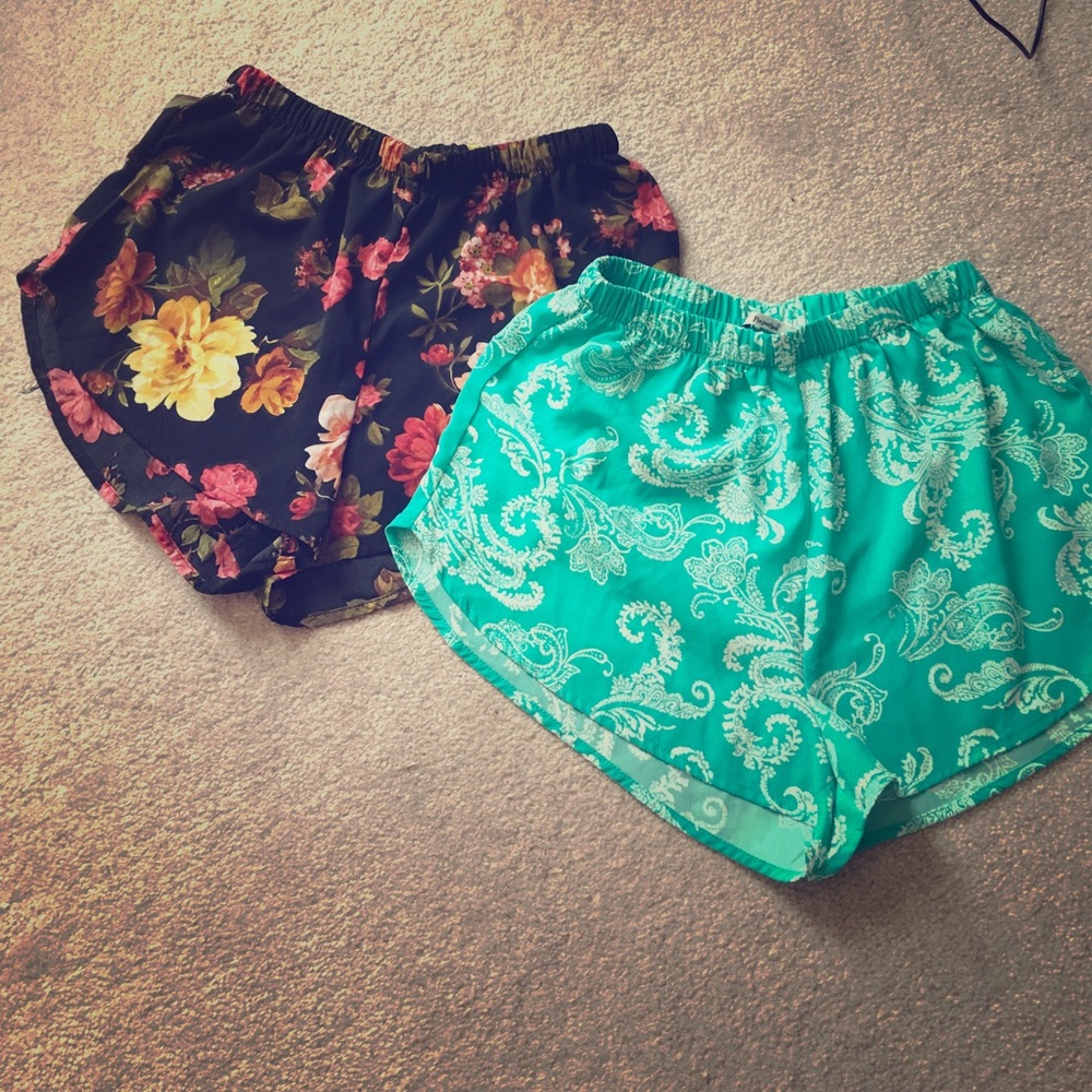 🚨🚨2 for 1! 🚨🚨Cute shorts for spring!
