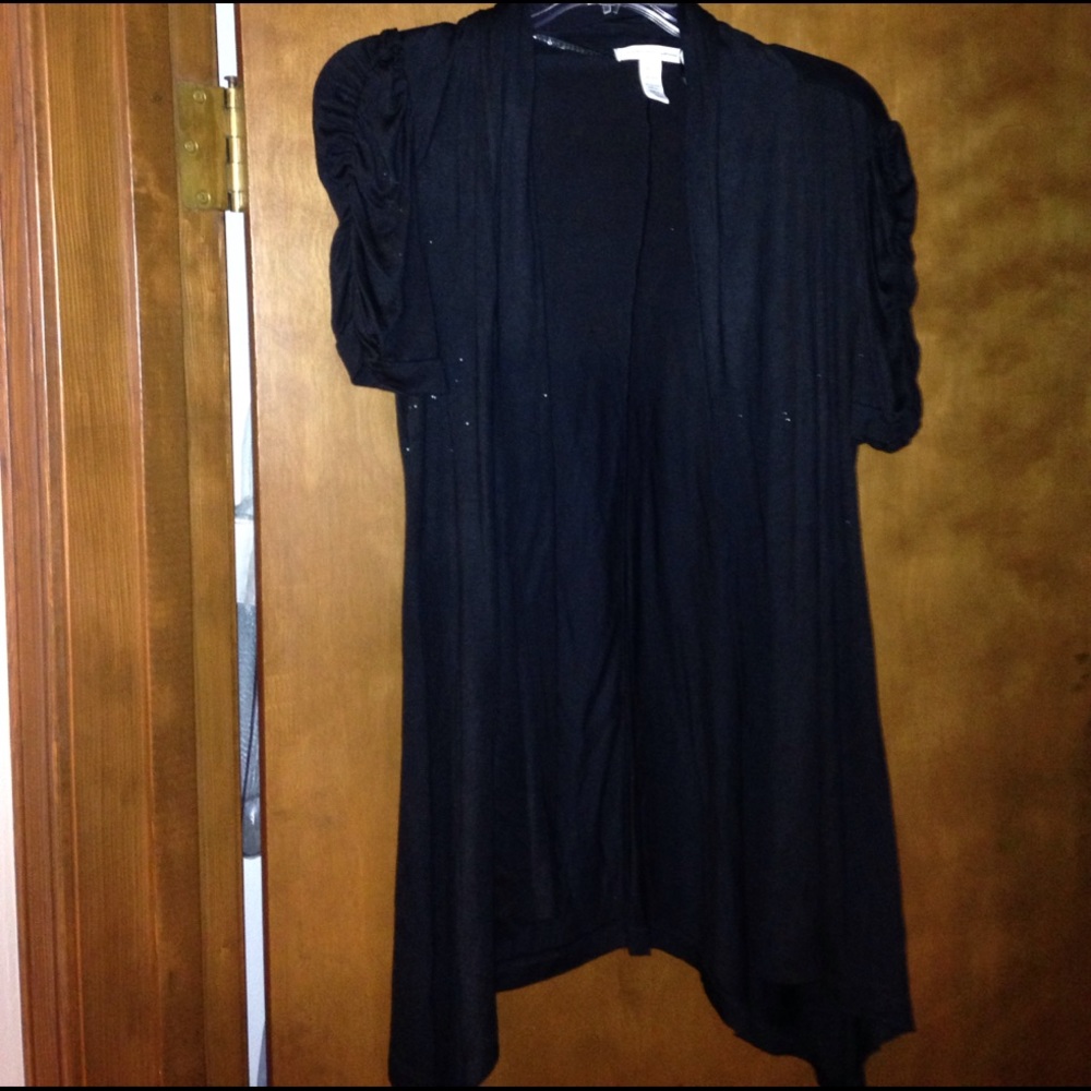 Black short-sleeved shrug