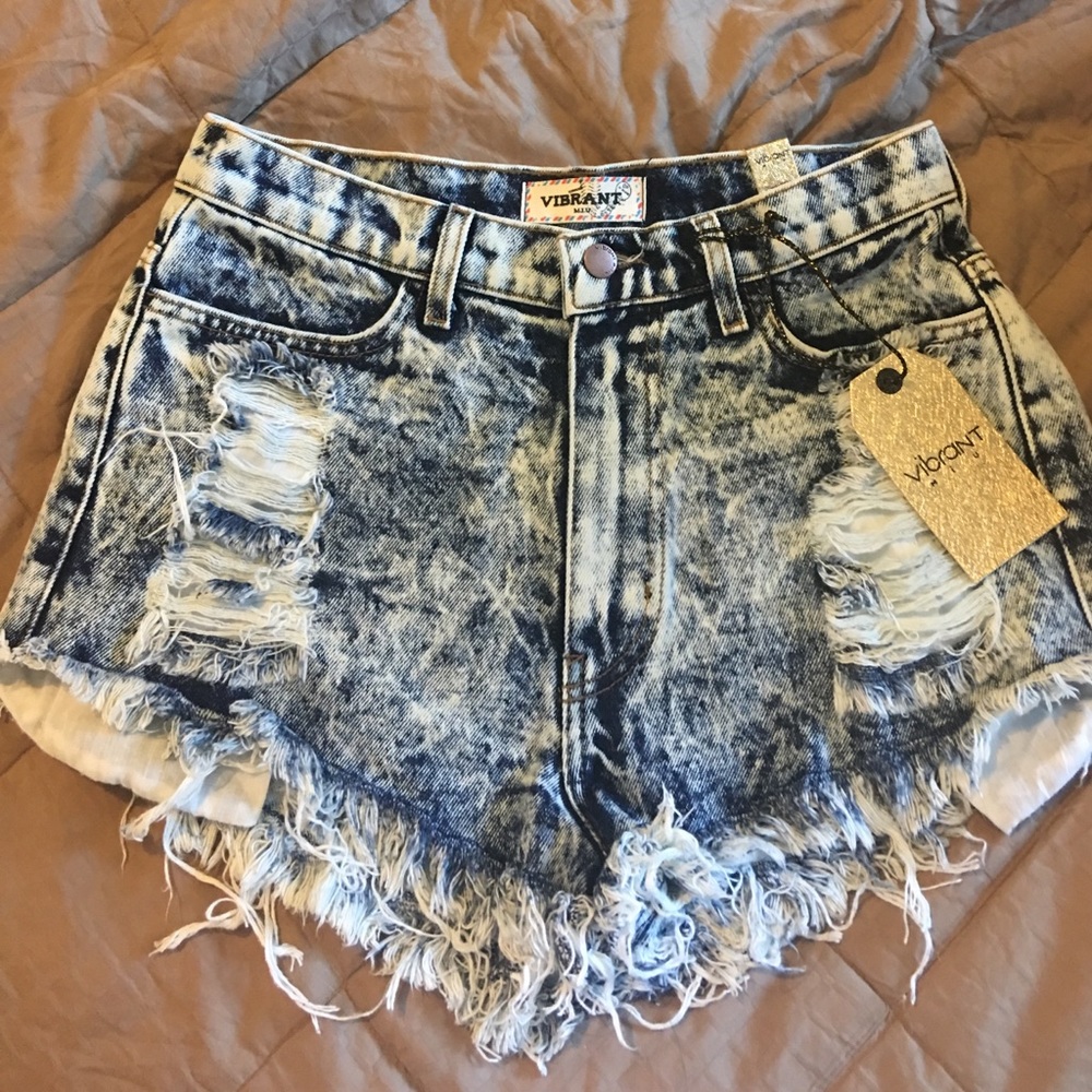 Brand new distressed high waisted denim shorts