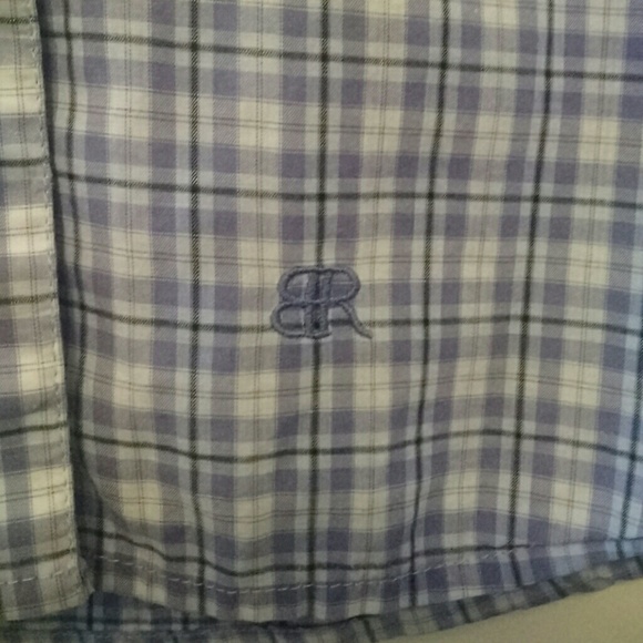 Button down - Picture 3 of 4