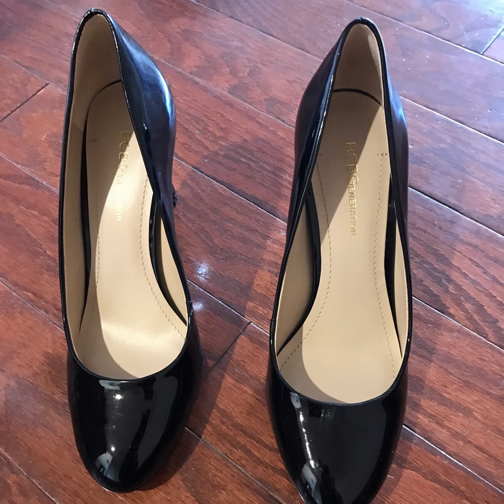 Cute BCBG heels