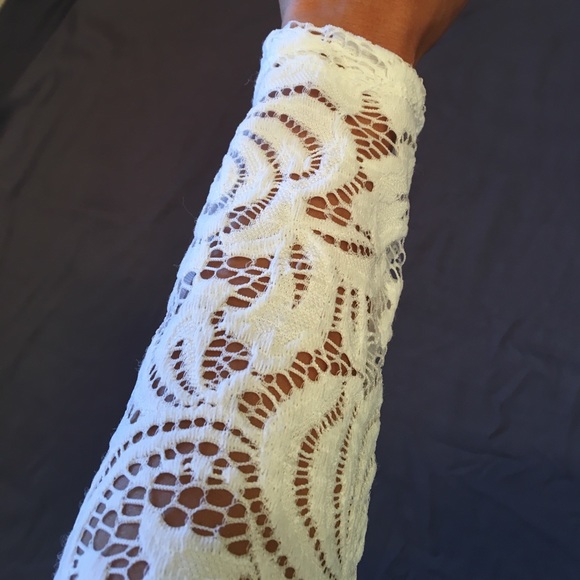 NWT BCBG Alea Off The Shoulder Lace Top - Picture 4 of 6