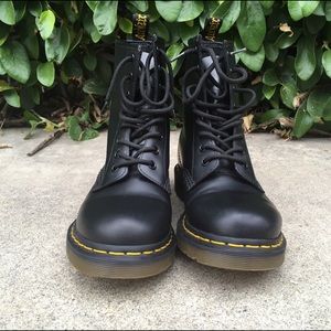 Dr. Martens 1460 Smooth boots