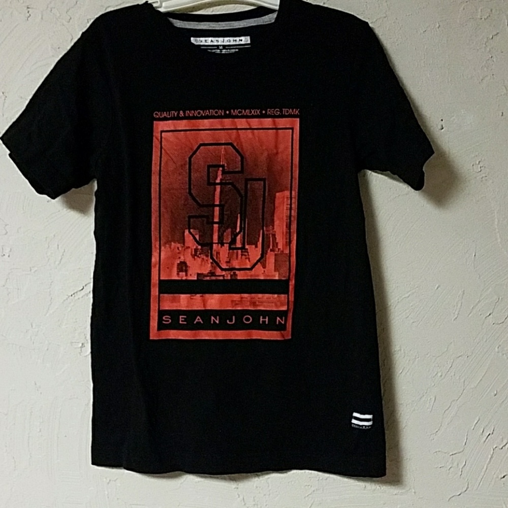 SEAN JOHN BOYS T-SHIRT MEDIUM