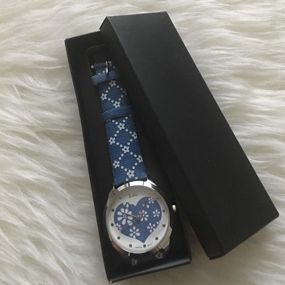 Denim petals watch ❤️