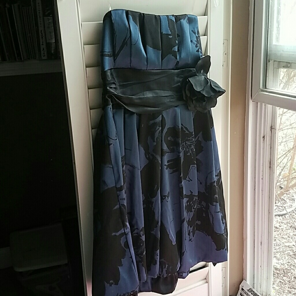 Short strapless dress