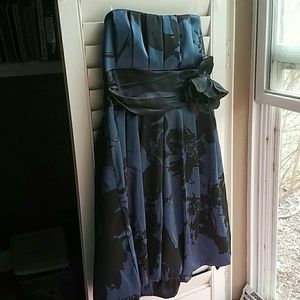 Short strapless dress