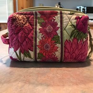 ‼️FINAL PRICE‼️ Vera Bradley makeup bag 😍