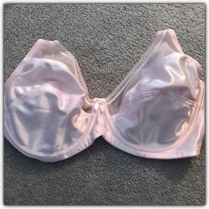 40c underwire bra, pink with small bow in center