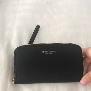 Henri Bendel black wallet