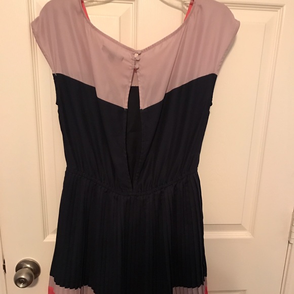 Colorblock dress - Picture 2 of 2