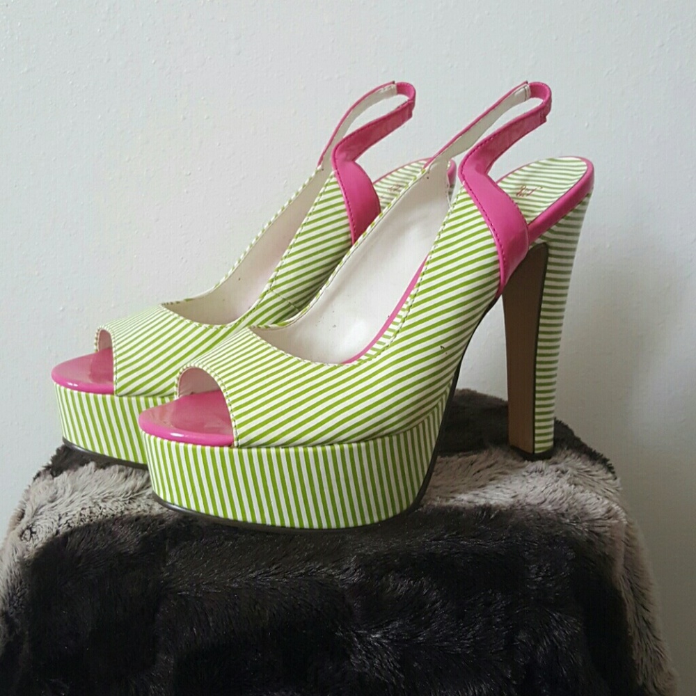 Green striped sandals