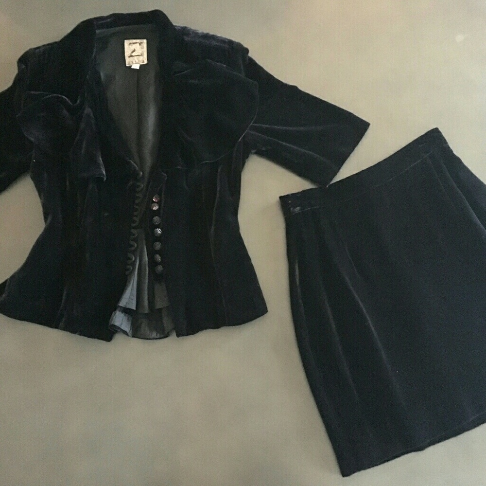 Zelda (vintage) Navy Blue Velvet Skirt & Top