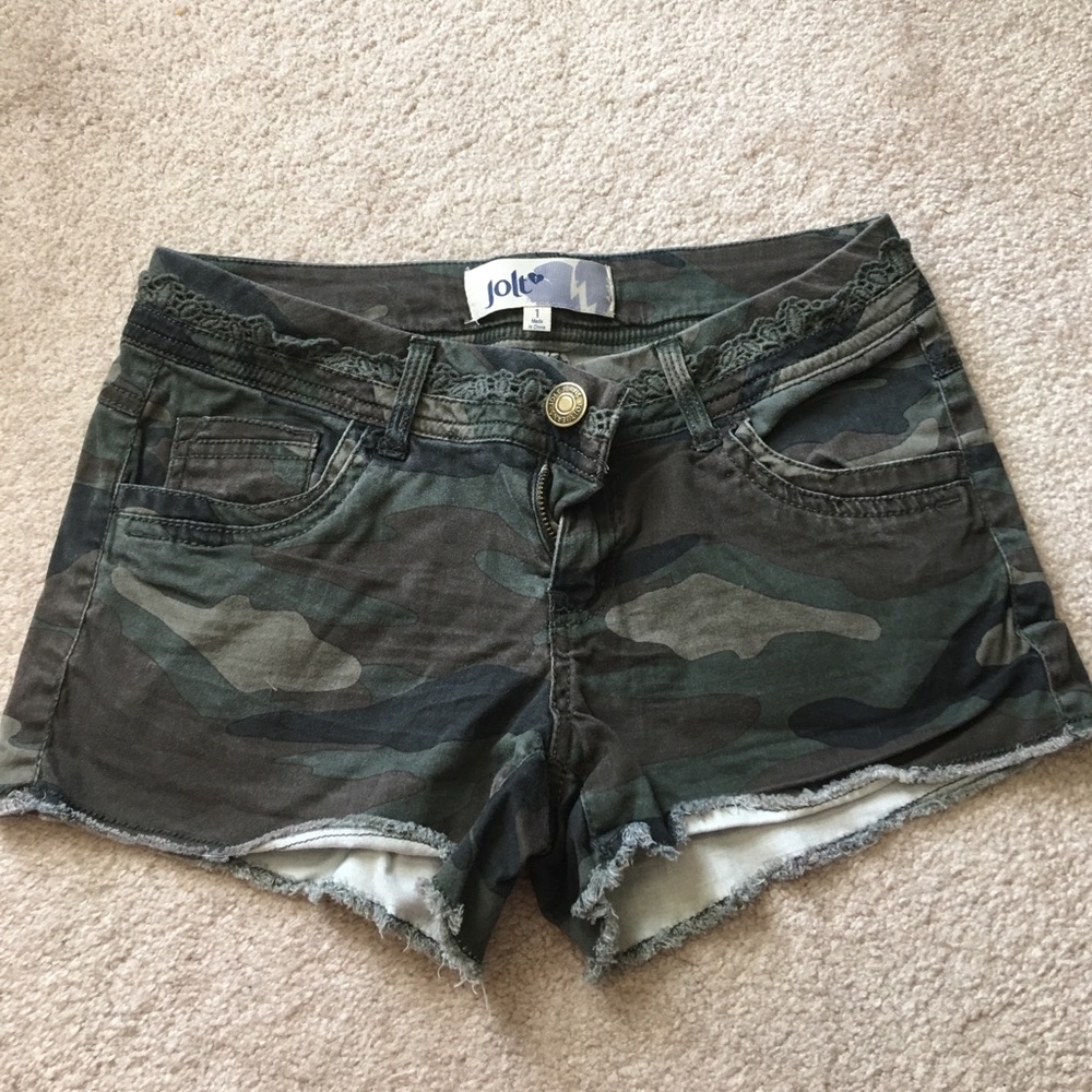 Jolt Camo Shorts 💥 sz 1