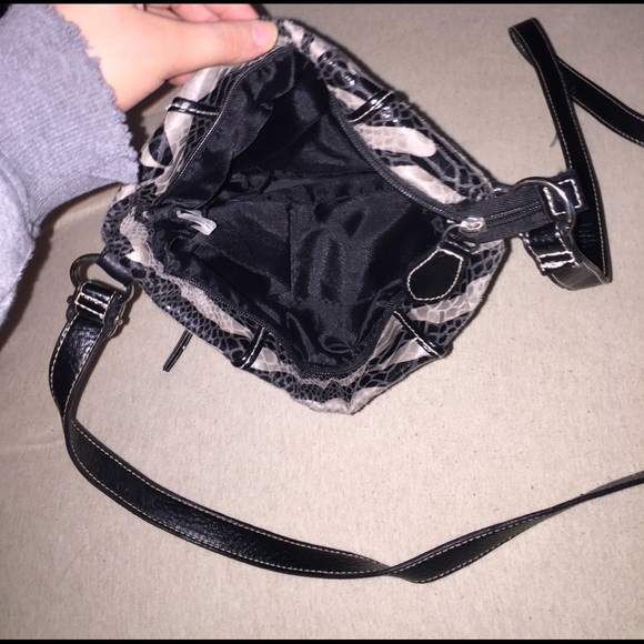 Zebra print Crossbody purse - Picture 3 of 3