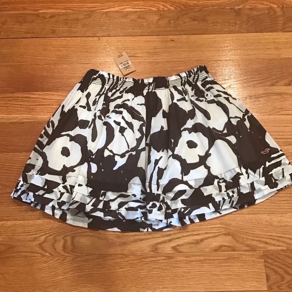 Hollister skirt. NWT.