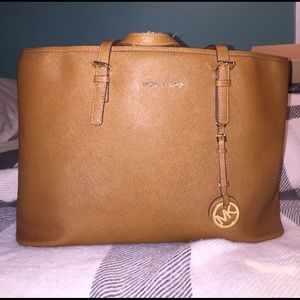 Michael Kors Jetset Tote