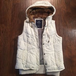 American Eagle fur hooded vest!!