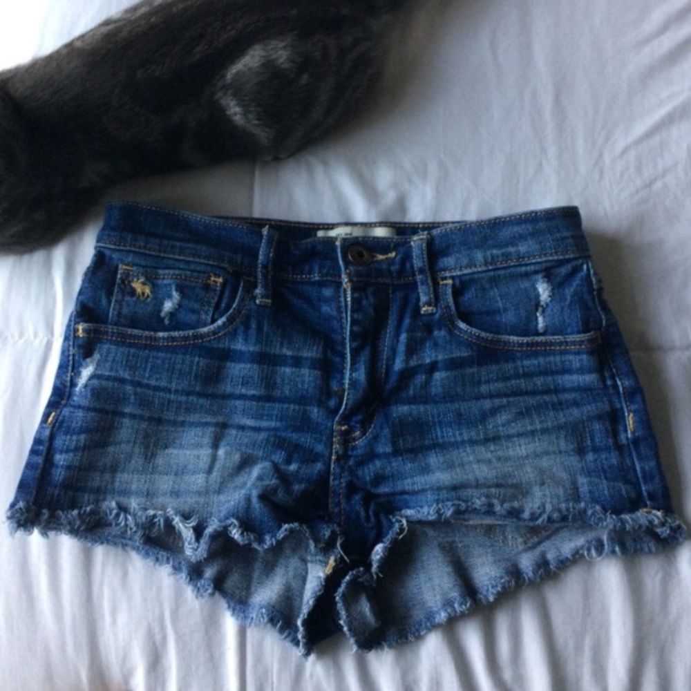 Abercrombie & fitch jean shorts // make offers!!