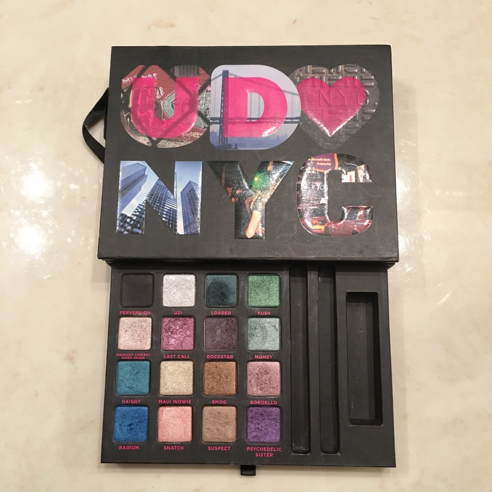 Urban Decay Book of Shadows Vol III (LE)