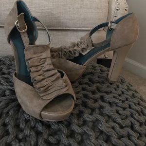 Madden girl peep toes size 6-1/2