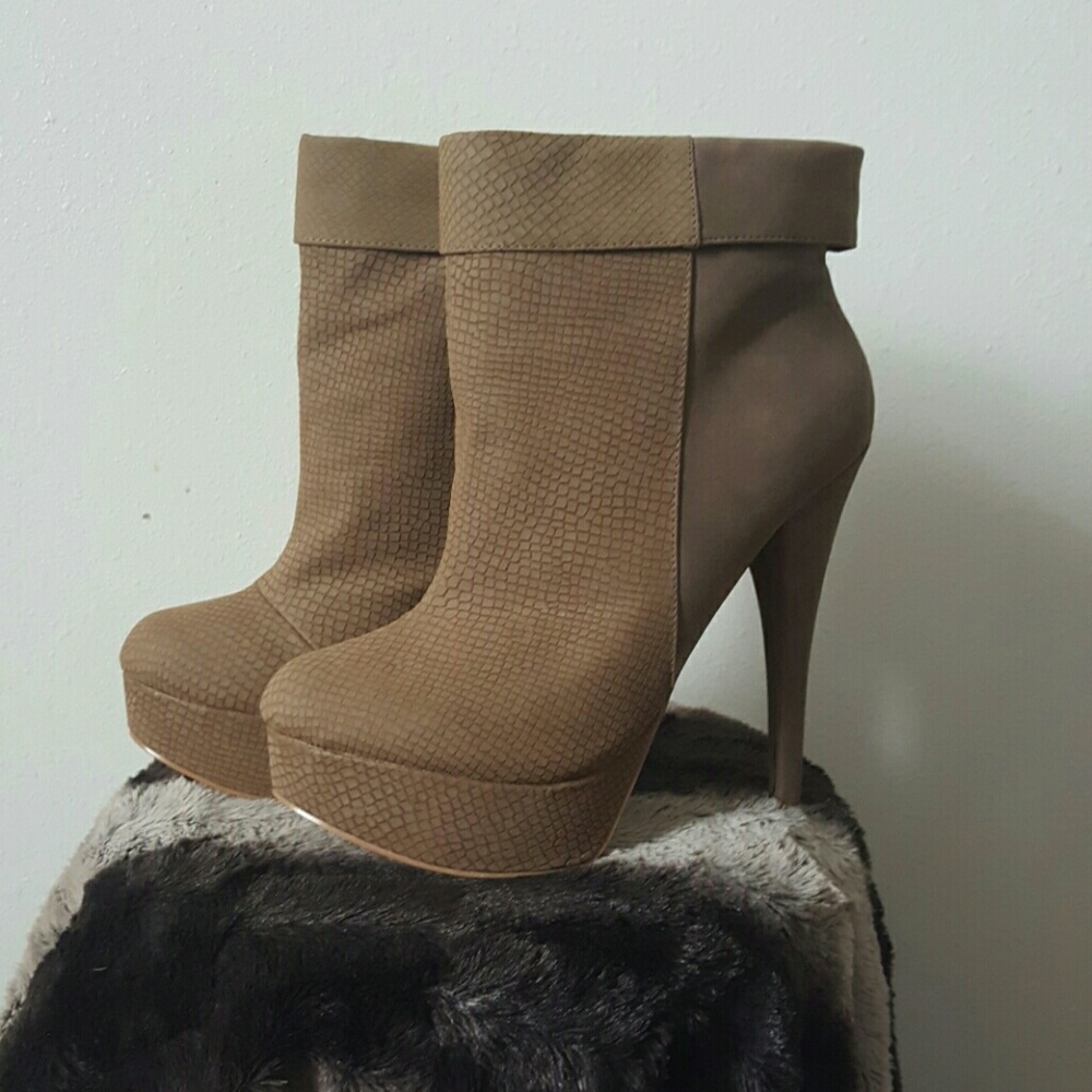 Ankle bootie