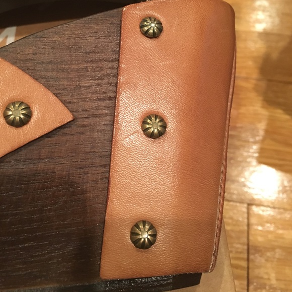 Natural color camel like color clogs wedges. - Picture 7 of 8