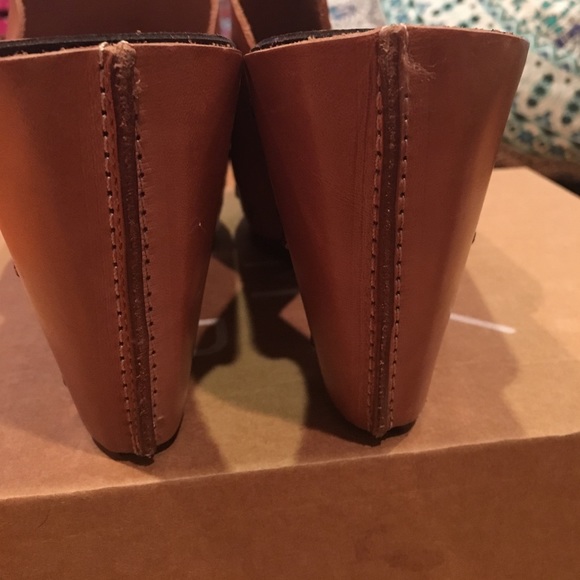 Natural color camel like color clogs wedges. - Picture 8 of 8