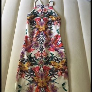 High neck tropical bodycon dress. Size M. 🌴🌺